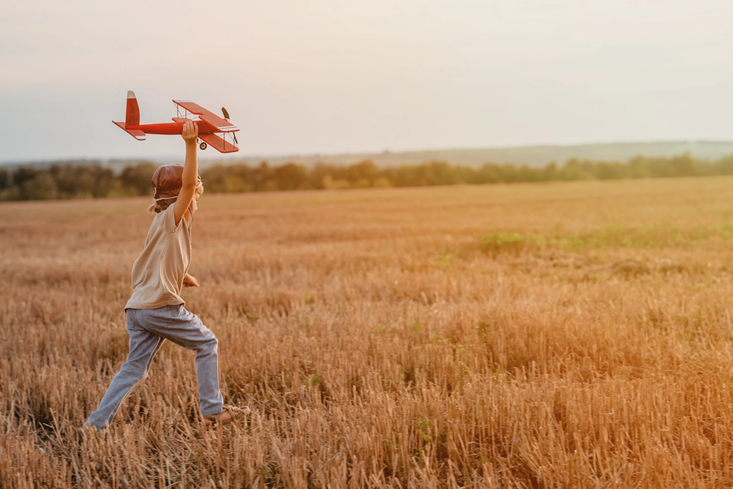 9 Ways to Market Your Flight School and Enroll More Student Pilots in 2025